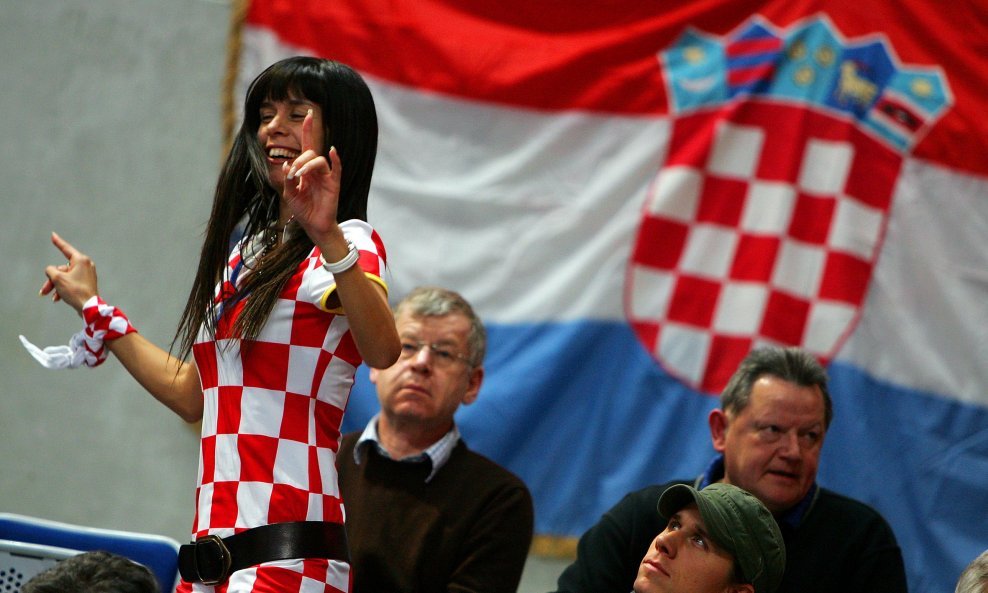 Hrvatska navijačica na Svjetskom rukometnom prvenstvu u Njemačkoj (ilustrativna fotografija)