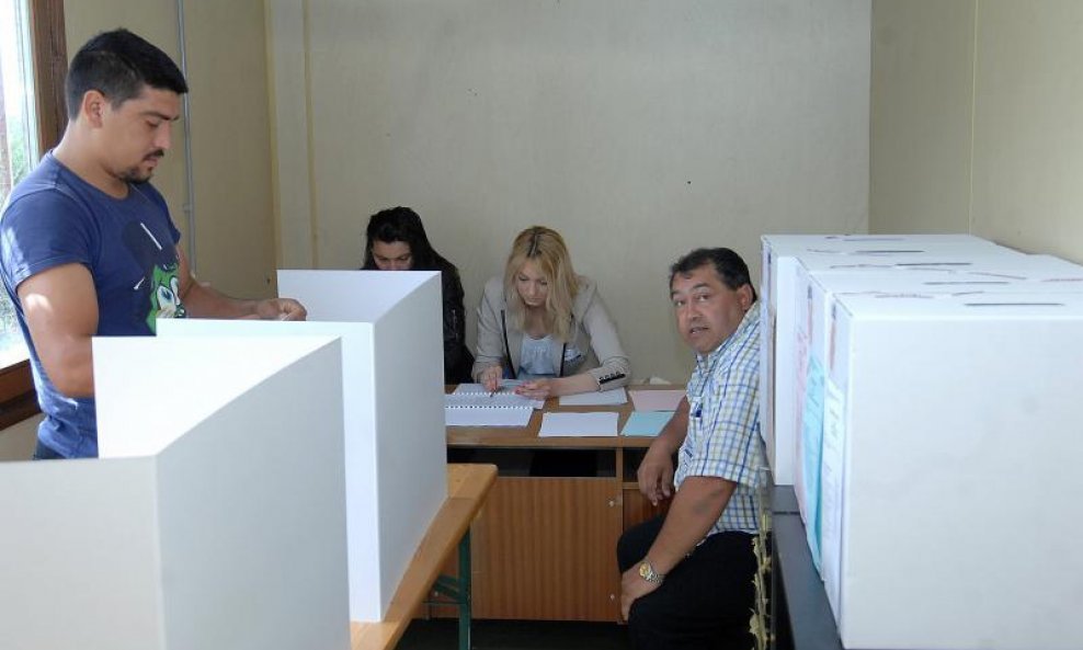Sisak - Stanovnici Capraške poljane glasovali na lokalnim izborima u kontejneru