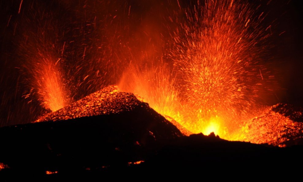 Noćna erupcija vulkana