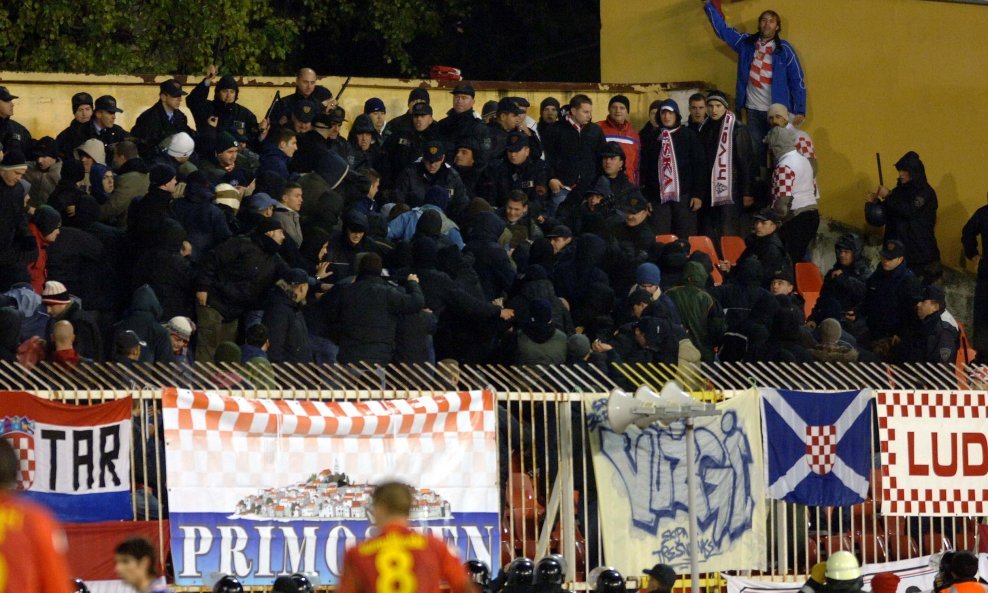 Navijači Hrvatske u sukobu s policijom 2007.