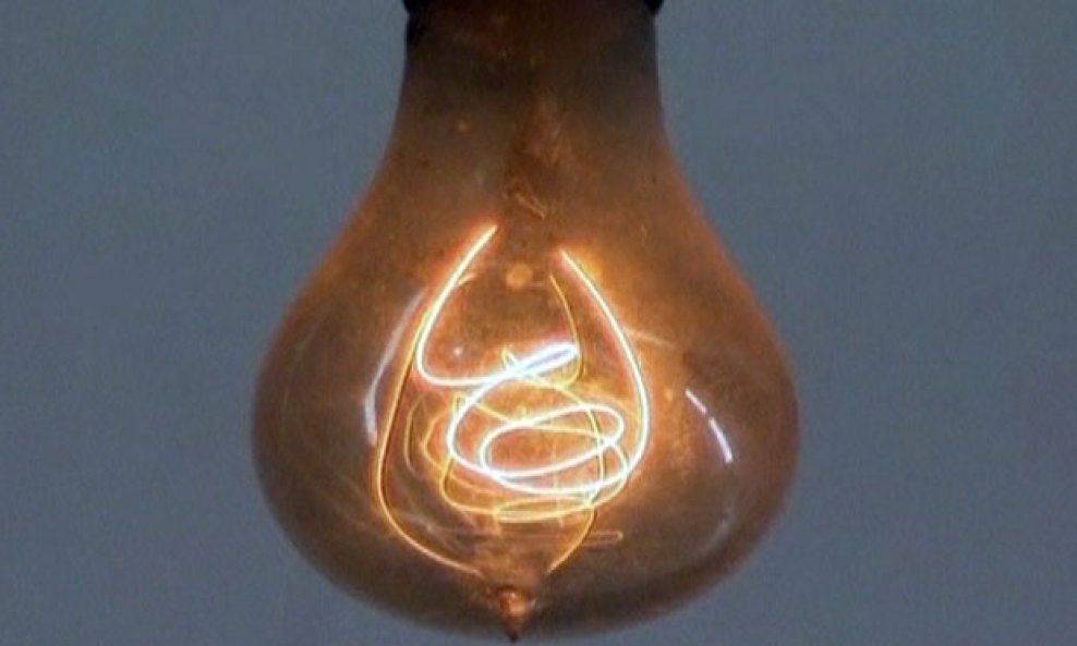 Lightbulb_1921167a