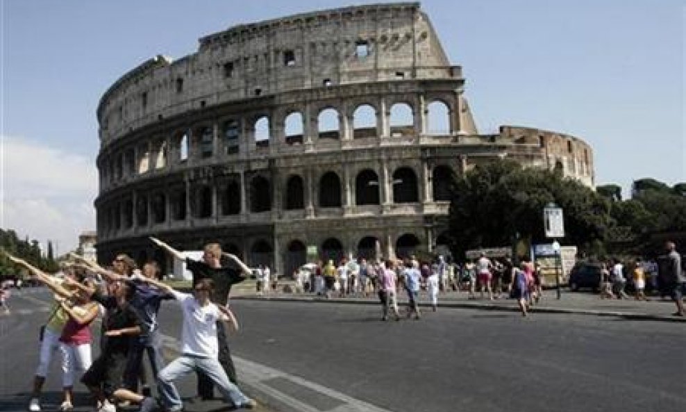 Colosseum rim