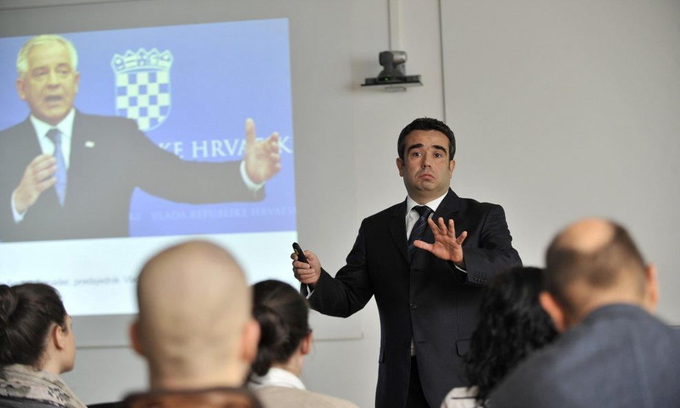 Damir Mihanović 2012. na predavanju splitskim studentima o korupciji
