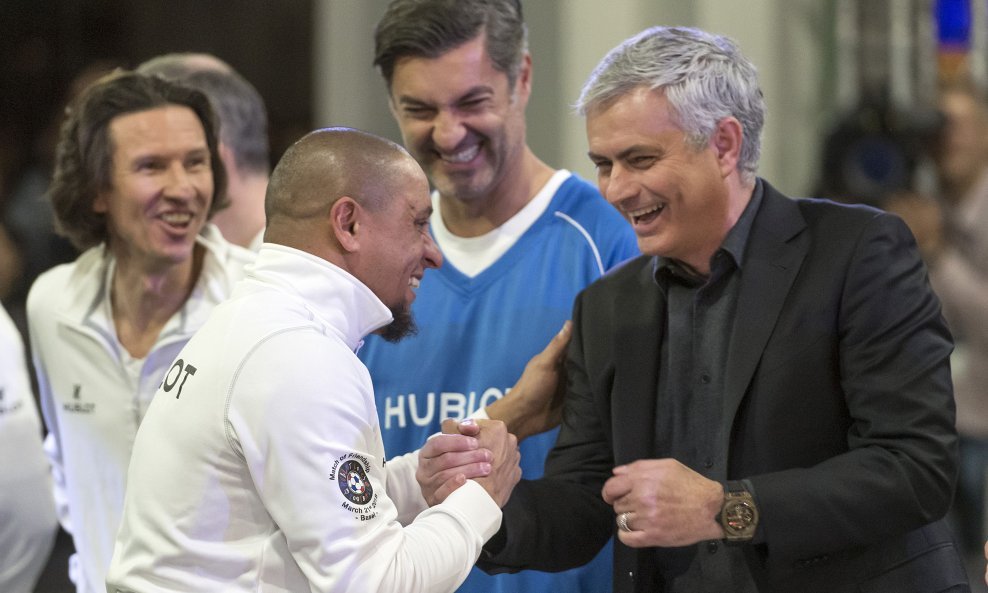 Roberto Carlos (lijevo) i Jose Mourinho