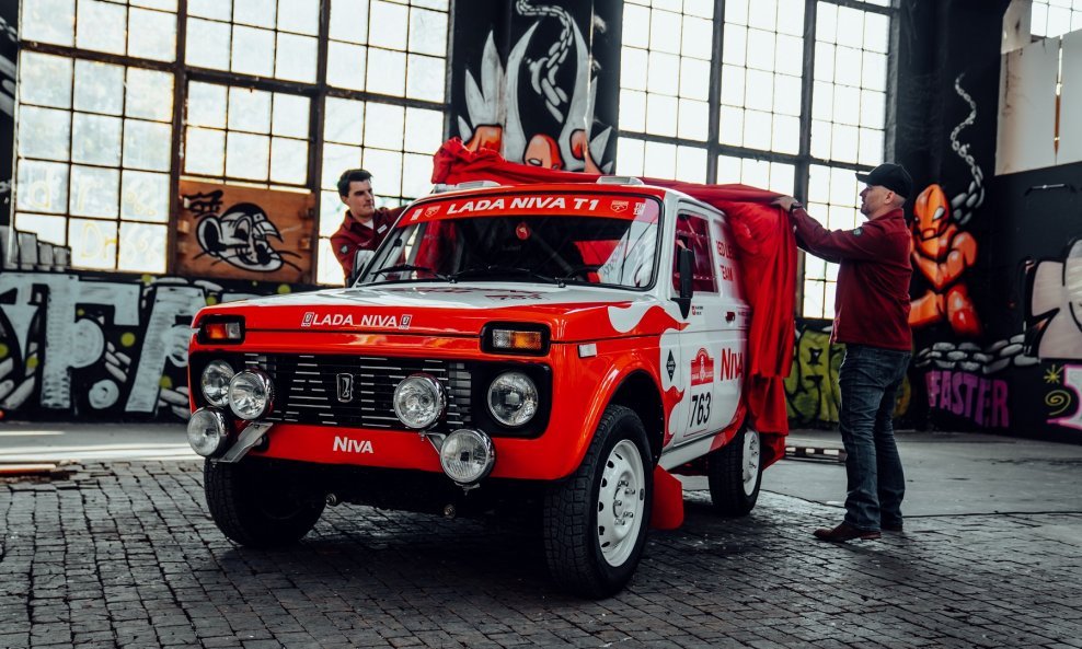 Niva Red Legend Team za reli Dakar 2022.