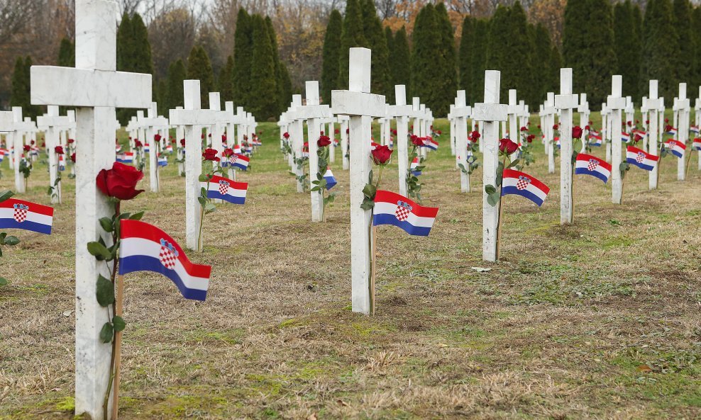 Memorijalno groblje Vukovar