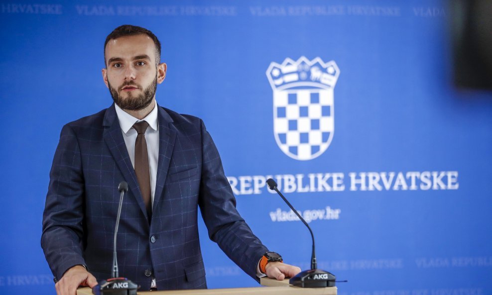Ministar rada Josip Aladrović