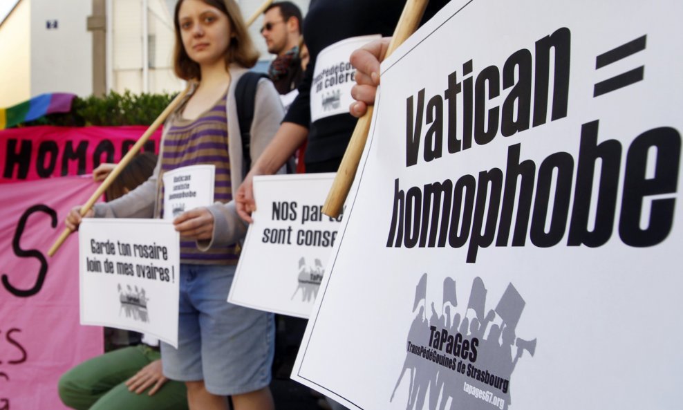 vatikan homofobija lezbijke