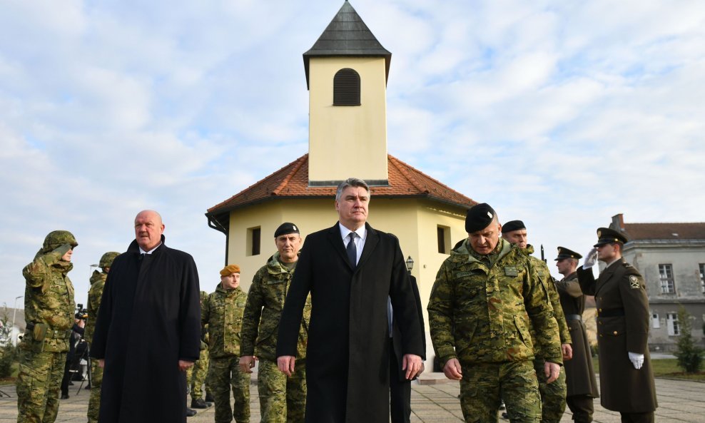 Predsjednik Milanović posjetio Vojarnu 7. gardijske brigade Puma u Varaždinu