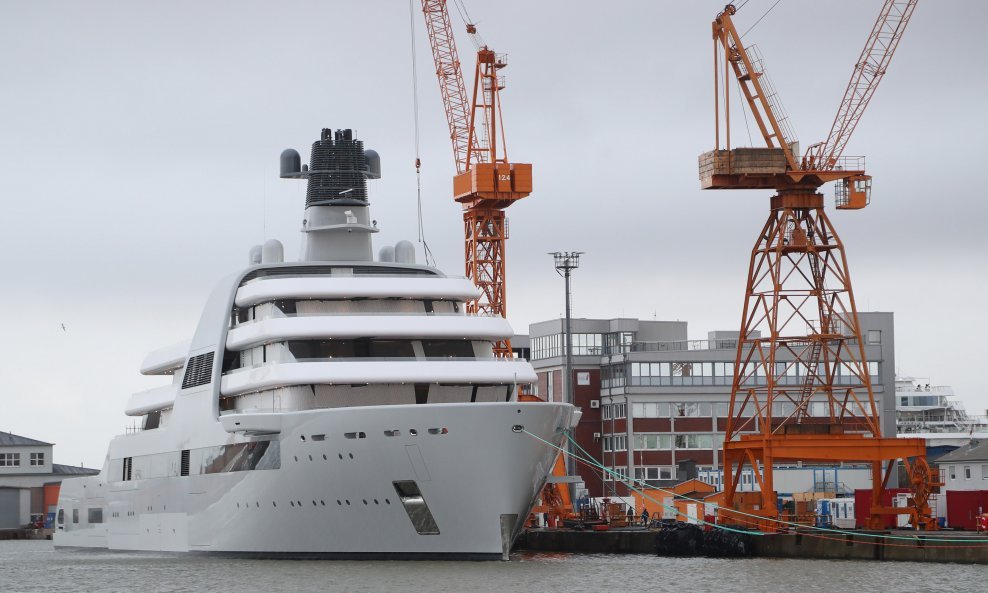 Brodogradilište Lloyd-Werft specijalizirano za gradnju trajekata i velikih jahti