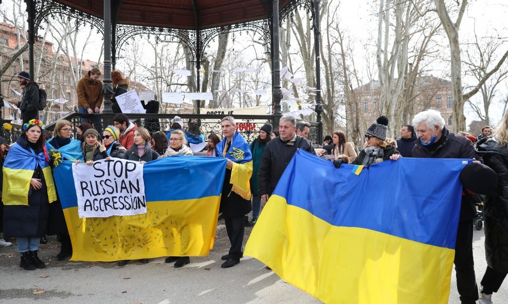 Zagrepčani na Zrinjevcu  izrazili svoju podršku i solidarnost s Ukrajinom i Ukrajincima