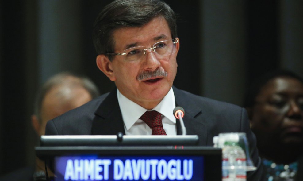 Turkish Prime Minister Ahmet Davutoglu addresses the United Nations General Assembly at the U.N. headquarters in New York, March 6, 2015. REUTERS/Eduardo Munoz (UNITED STATES - Tags: POLITICS)