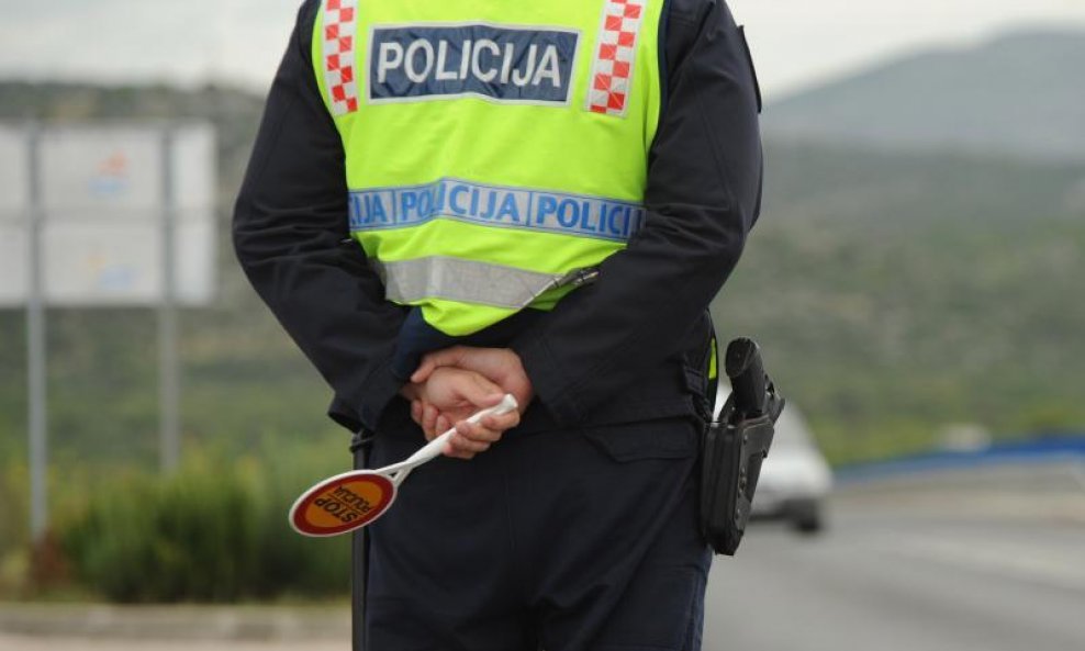 prometni policajac