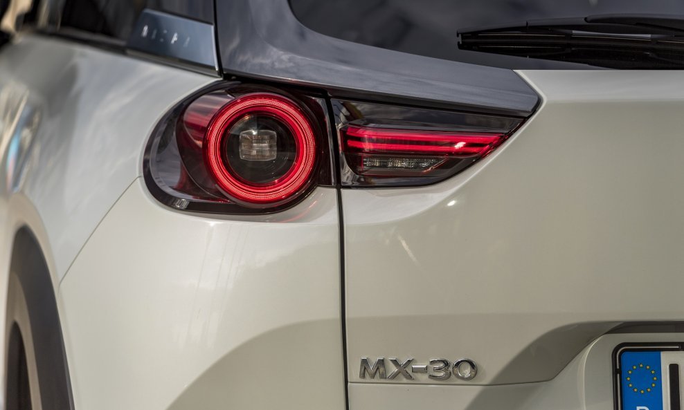 Mazda osvježila MX-30 za 2022., a sada najavljuje i novi pogonski sklop