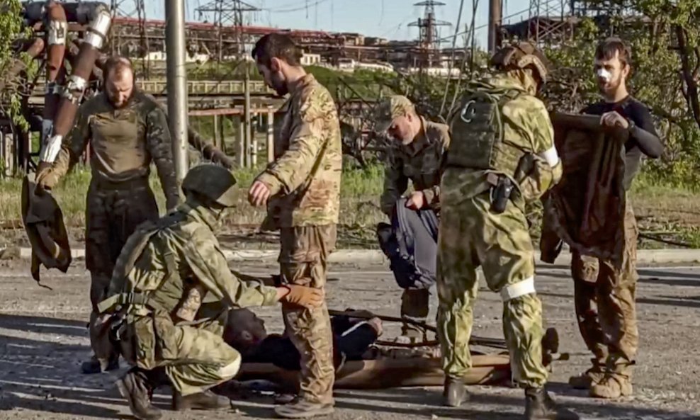 Evakuacija ukrajinskih vojnika iz Azovstalja