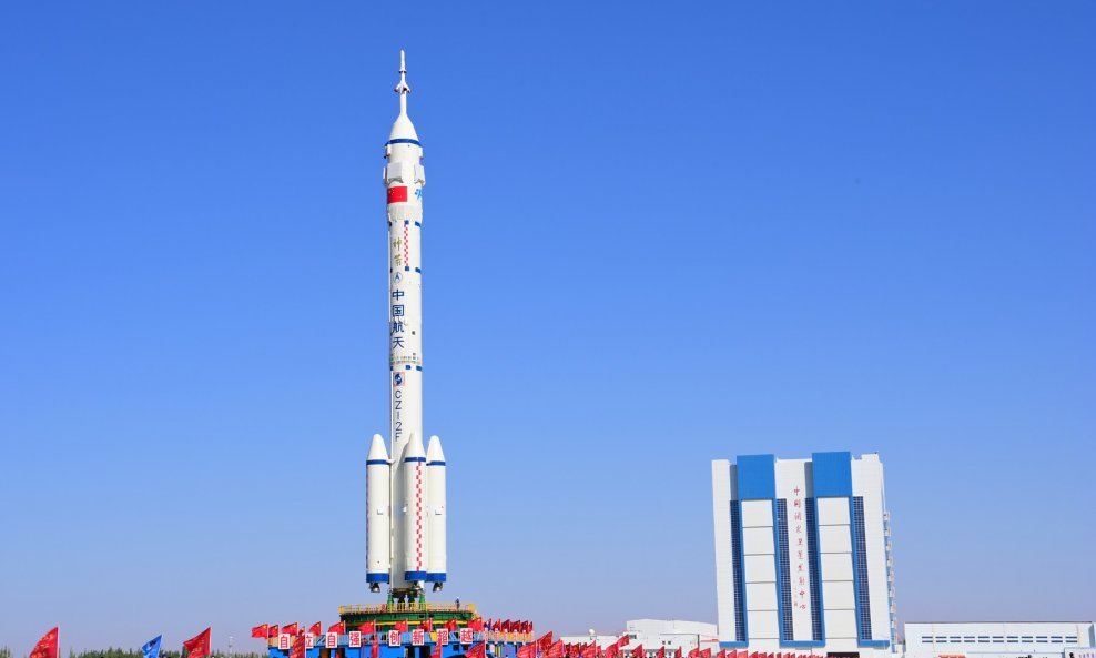 Kineska raket Long March-2F