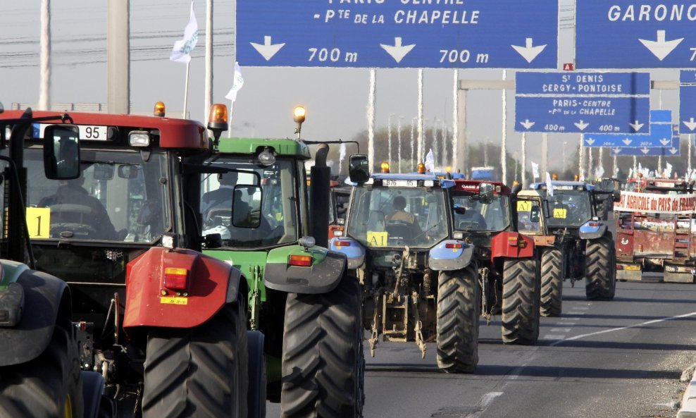traktori pariz seljaci prosvjed