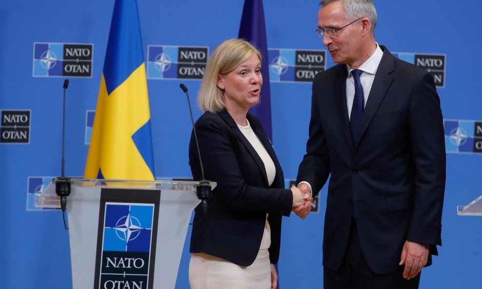 Švedska premijerka Magdalena Andersson i glavni tajnik NATO-a Jens Stoltenberg