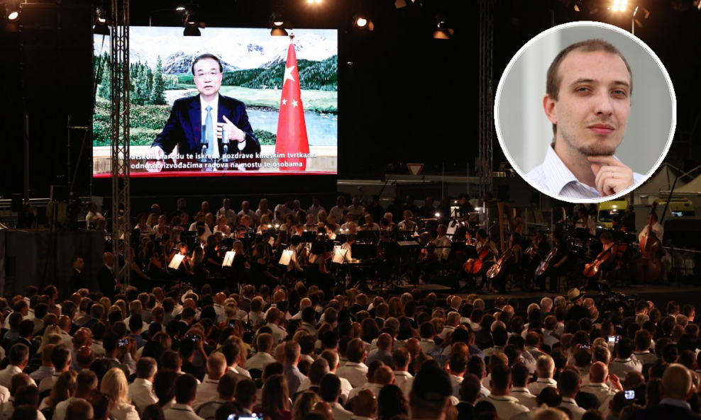Kineski premijer Li Keqiang obratio se uzvanicima na otvorenju Pelješkog mosta putem videoveze; Branimir Vidmarović (u krugu)