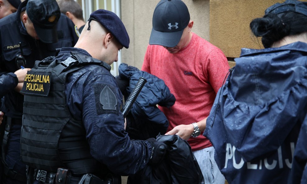 Policija je intervenirala ispred zgrade suda u kojem se raspravljalo o optužnici Marku Franciškoviću