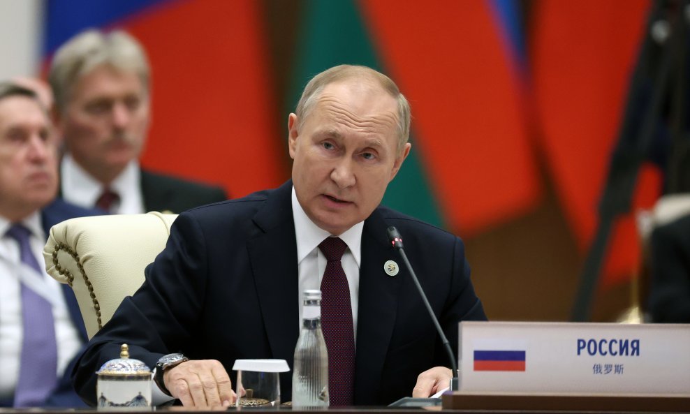 Vladimir Putin na samitu u Uzbekistanu