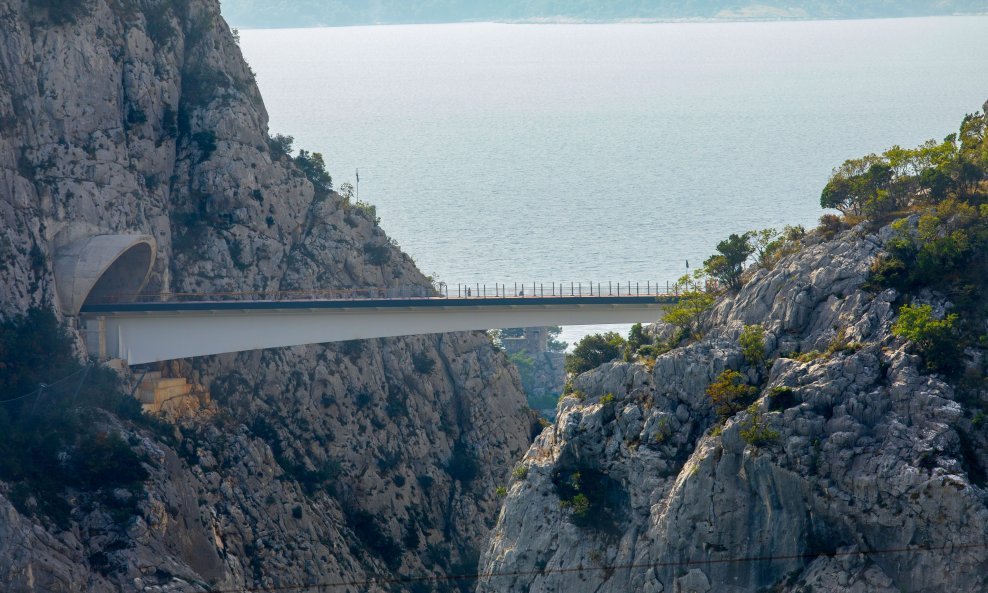 Novi most preko rijeke Cetine u Omišu