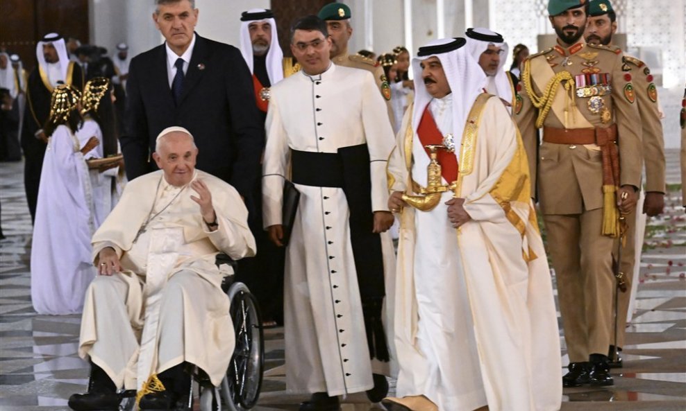 Papa  u posjetu Bahreinu
