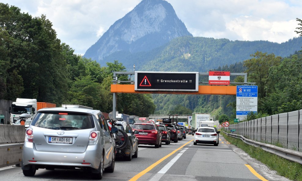 Kontrola na granici između Austrije i Njemačke i dalje je povremeno na snazi