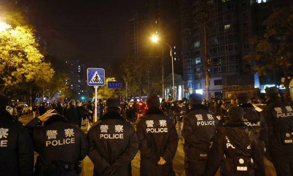 Peking, prosvjedi u Kini zbog strogih covid mjera