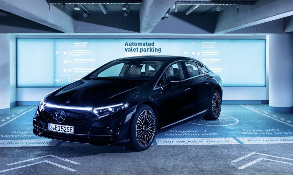 Mercedes-Benz i Bosch sustav parkiranja bez vozača odobren za komercijalnu upotrebu