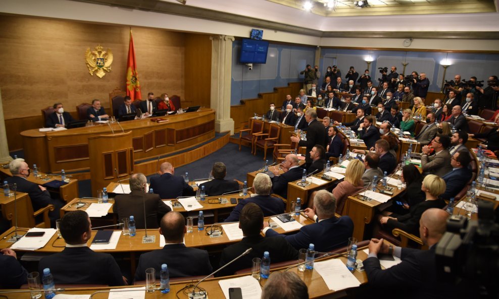 Ilustracija (crnogorski parlament)