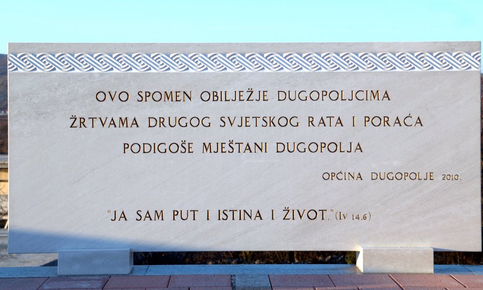 Spomen ploča za stradale u Drugom svjetskom ratu u Dugopolju