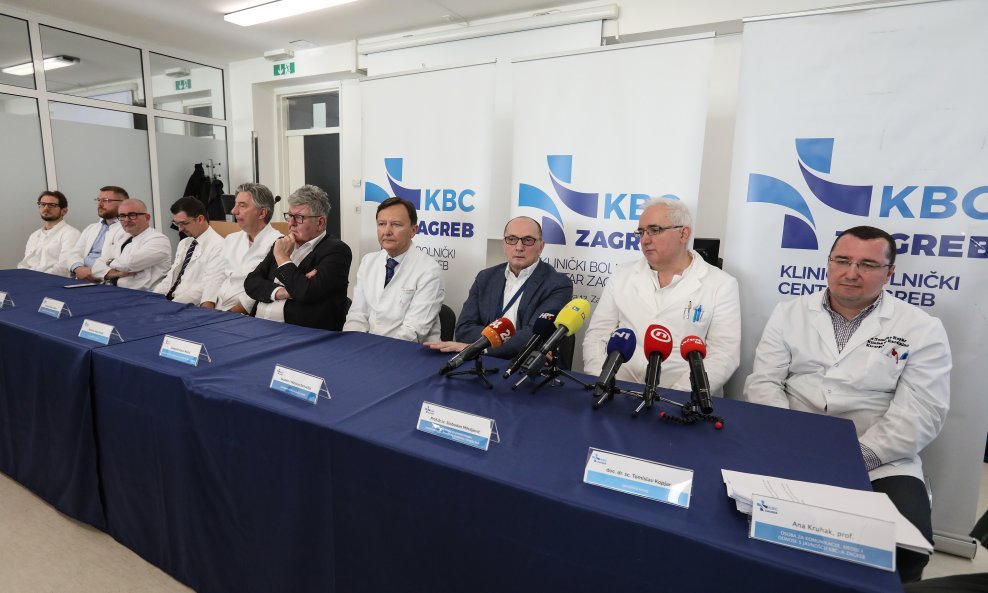 Konferencija za medije u KBC Zagreb nakon uspješne kombinirane transplantacije srca i jetre istovremeno