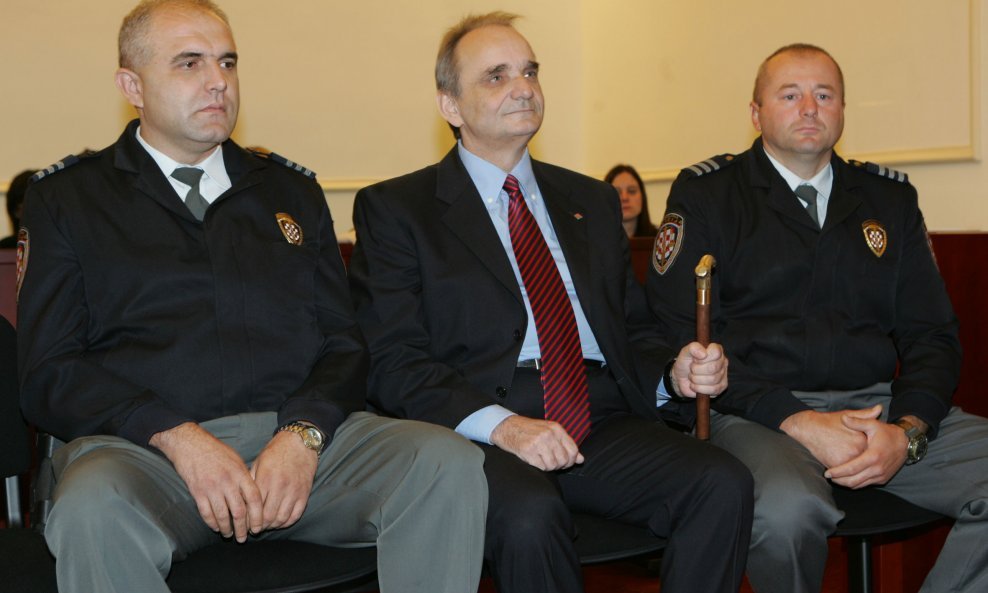 Branimir Glavaš (u sredini)