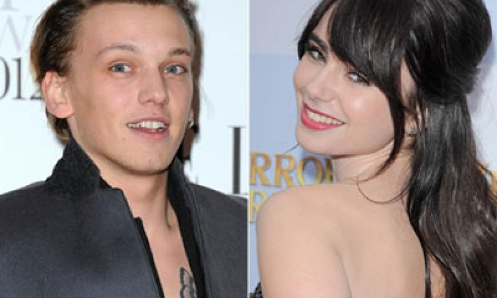 Jamie Campbell Bower i Lily Collins