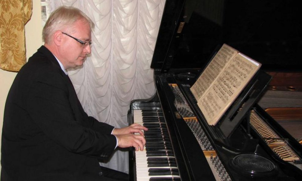Ivo Josipović klavir