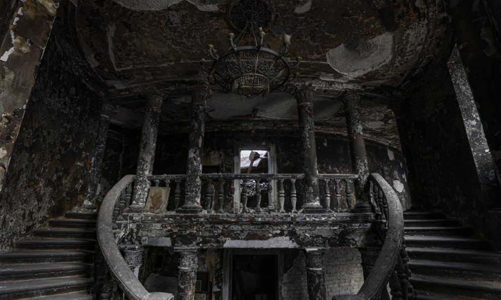 Uništeno kazalište u Mariupolju, Ukrajina