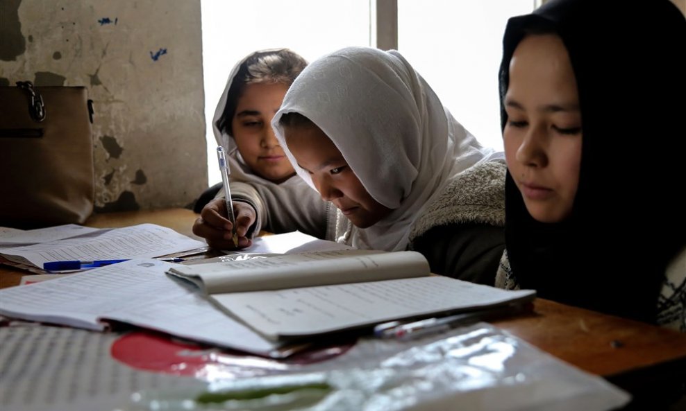 Djevojčice na početku nove školske godine u Afganistanu, Kabul