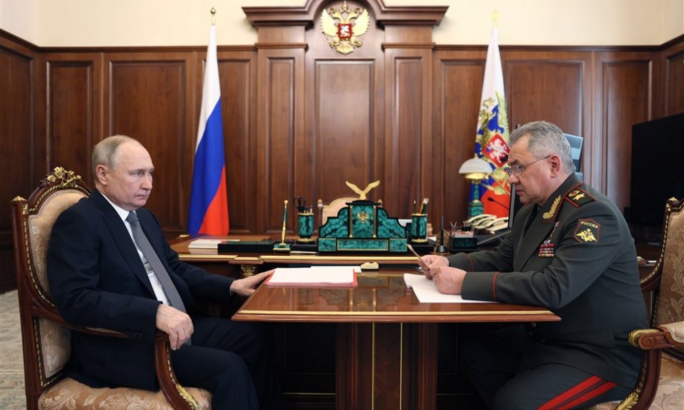 Vladimir Putin i ruski ministar obrane Sergej Šojgu