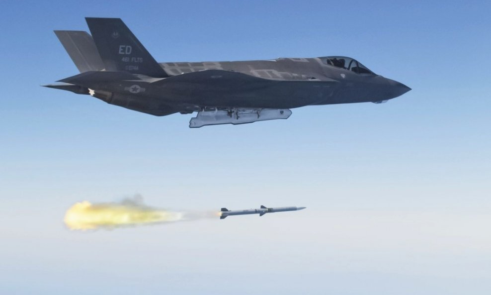 Novi projektili AIM-260 zamijenit će sadašnje AIM-120 (kakav na fotografiji ispaljuje američki avion F-35)
