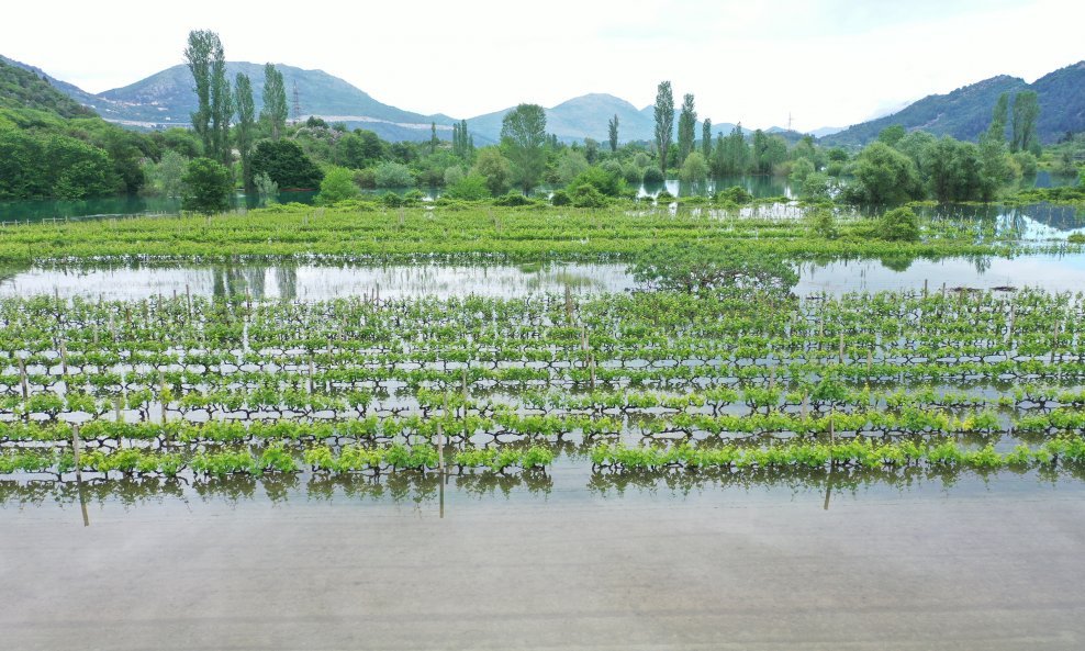 Poplavljena vrgoračka polja