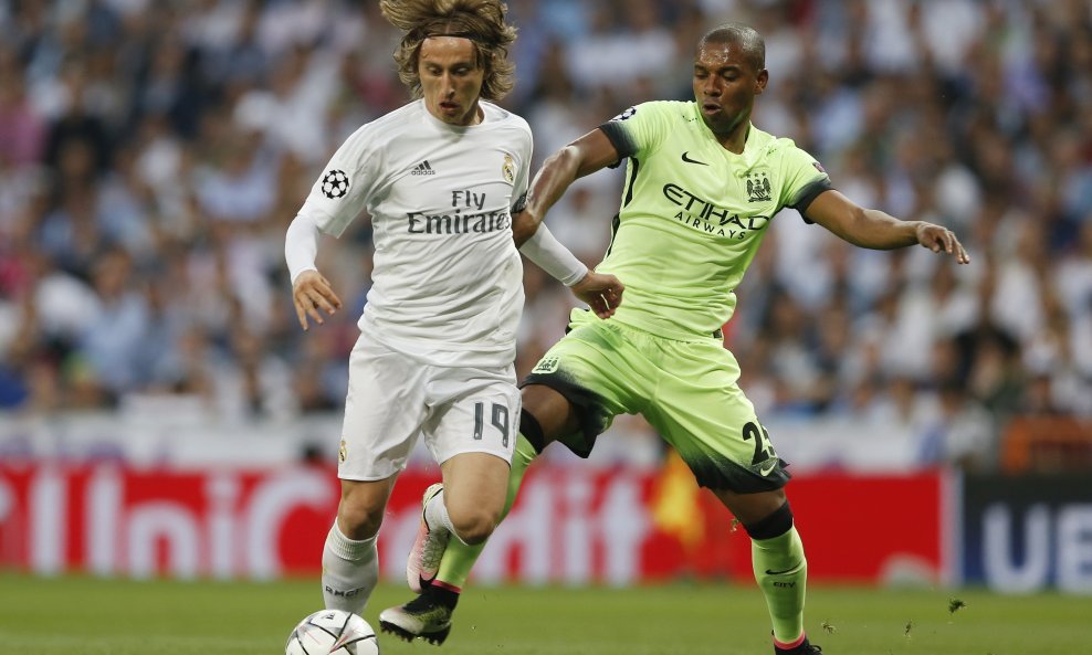 Luka Modrić Real Madrid Fernandinho Manchester City