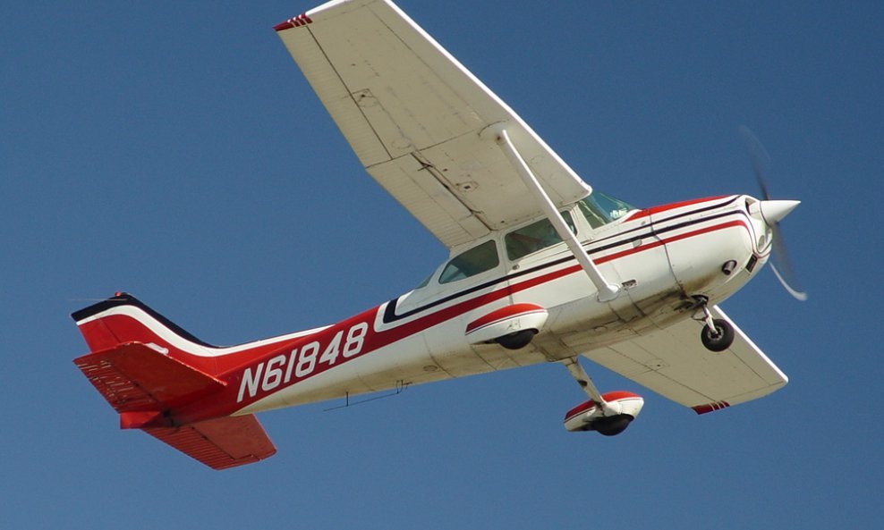 zrakoplov avion Cessna172