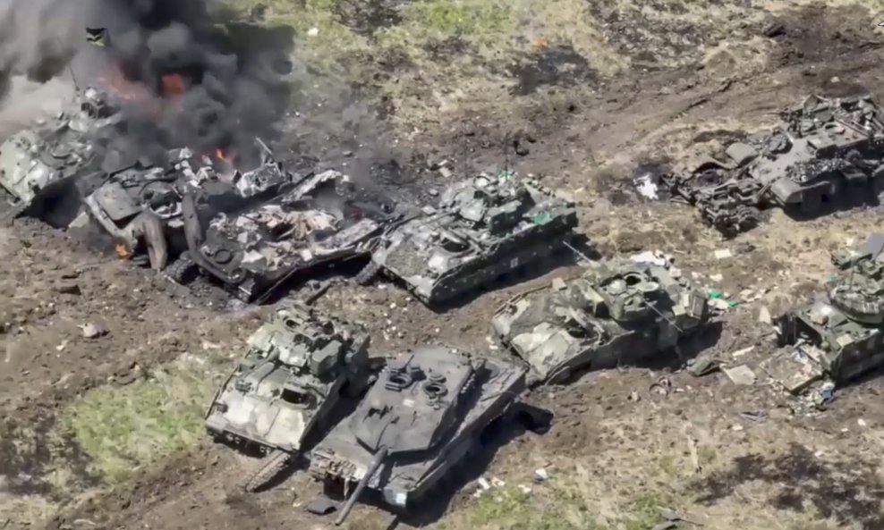 Njemački tenkovi Leopard i američka borbena vozila Bradley