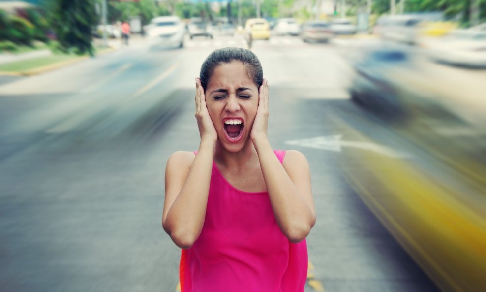 Dugotrajno izlaganje buci dovodi do slabijeg sluha