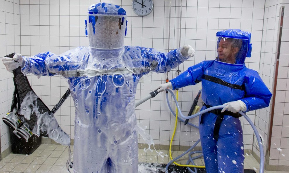 ebola karantena