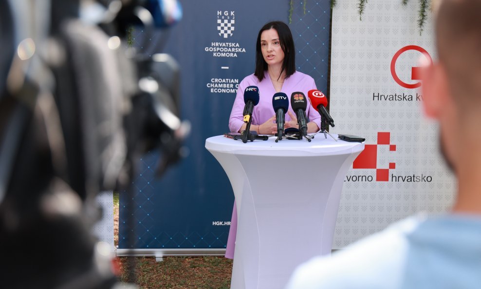 Marija Vučković, ministrica poljoprivrede na konferenciji za medije u Osijeku o žetvi 2023.