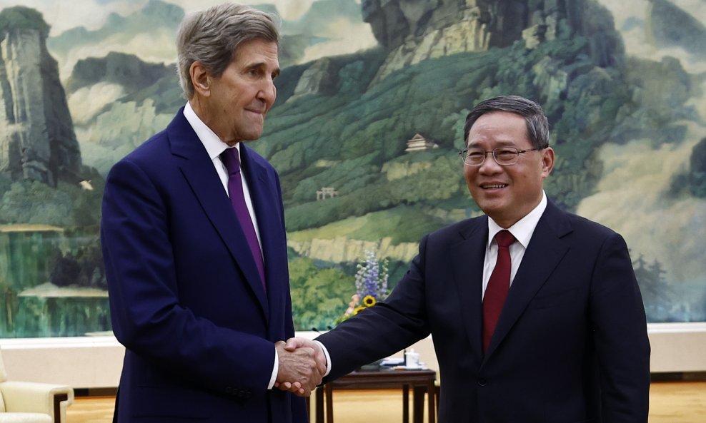 Posebni američki izaslanik za klimu John Kerry i kineski premijer Li Qiang