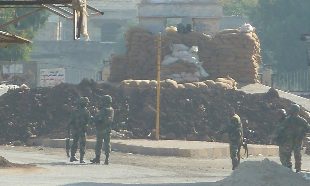 Vojnici na kontrolnom punktu - Sirija