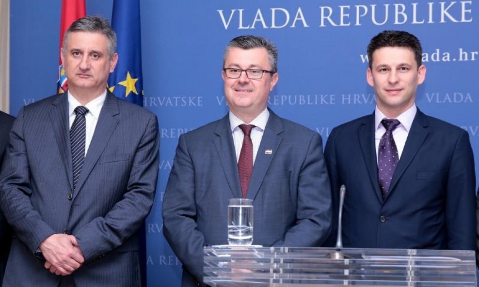 Tomislav Karamarko, Tihomir Orešković i Božo Petrov na predstavljanju Nacionalnog programa reformi
